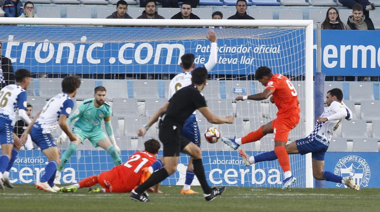 El Sabadell s'enfonsa després de caure davant la Real Sociedad B (1-2)