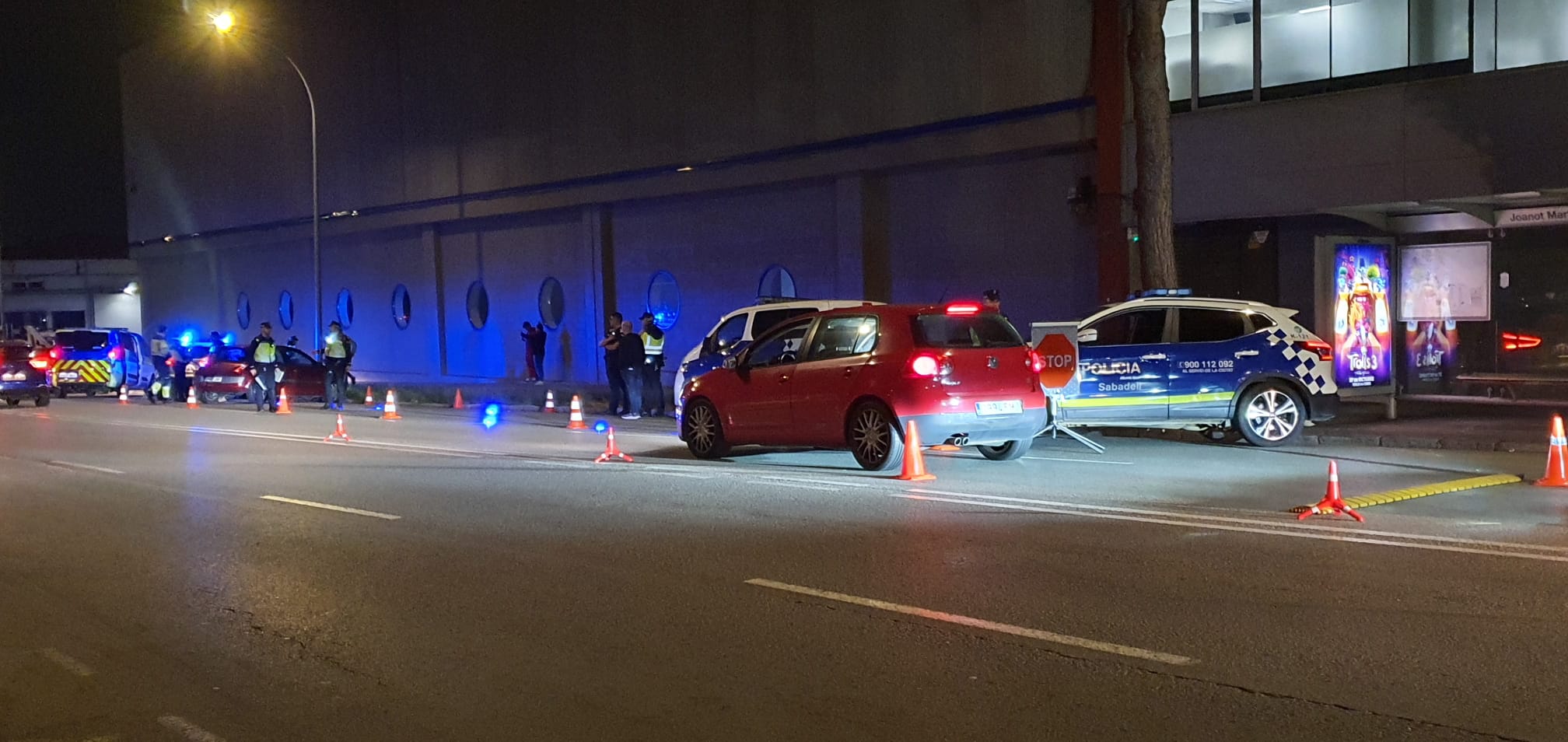 Multen un motorista per anar sense casc a Sabadell