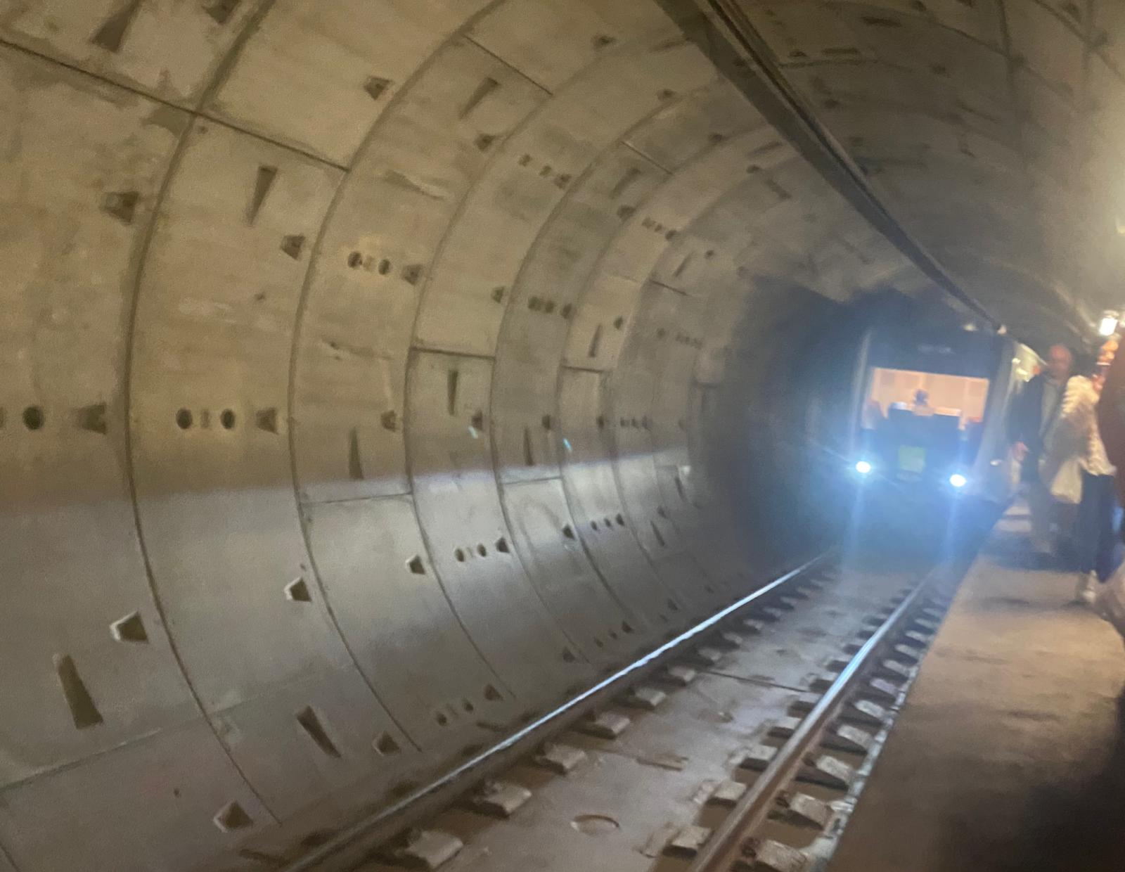 Desallotgen un tren d'FGC per una avaria prop de plaça Major de Sabadell