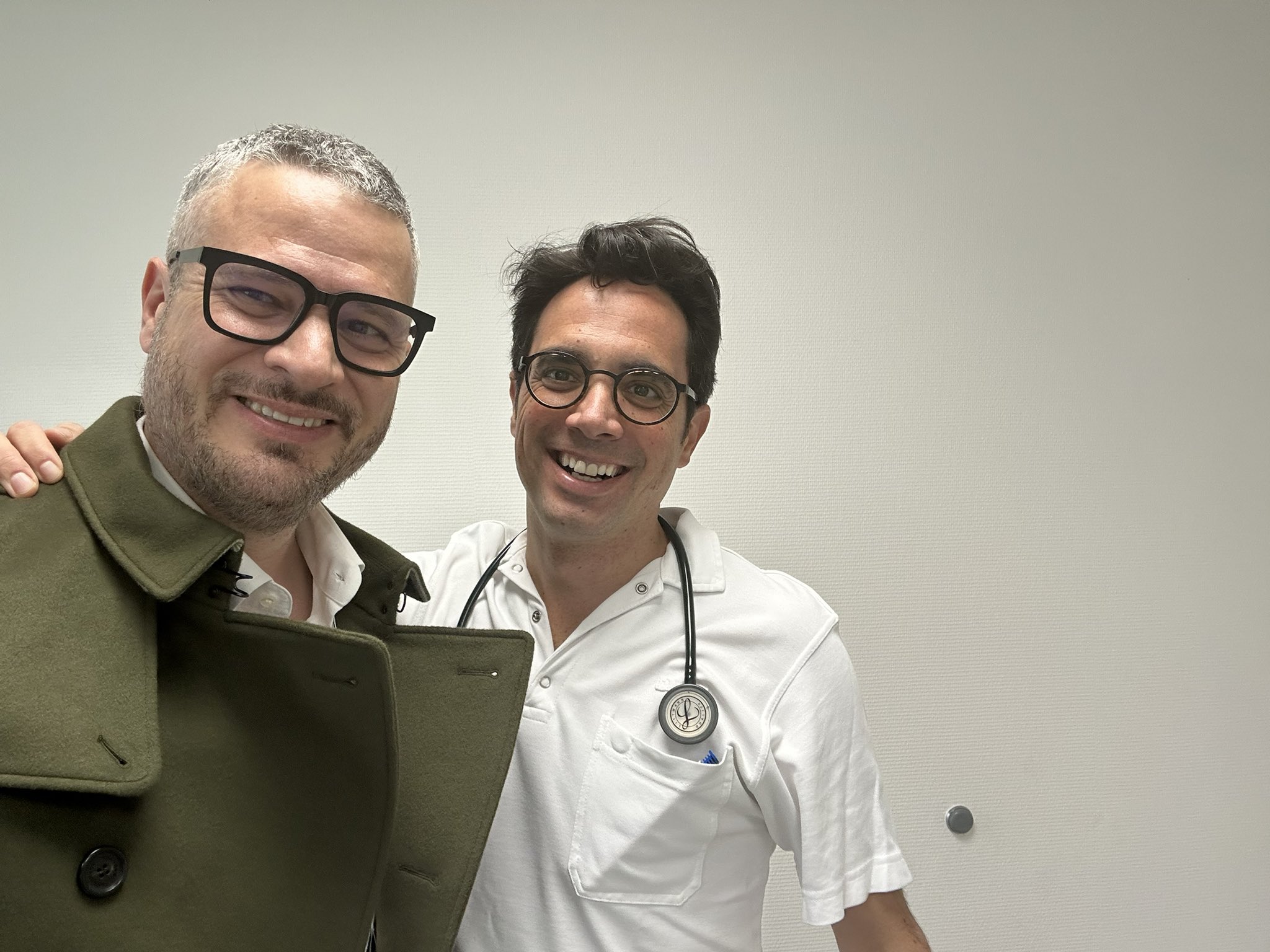El metge sabadellenc que atén pacients en català en un hospital a Suïssa