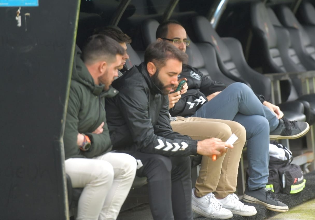 CE Sabadell: ambient enrarit i la cúpula esportiva, a la corda fluixa abans de rebre la Real B