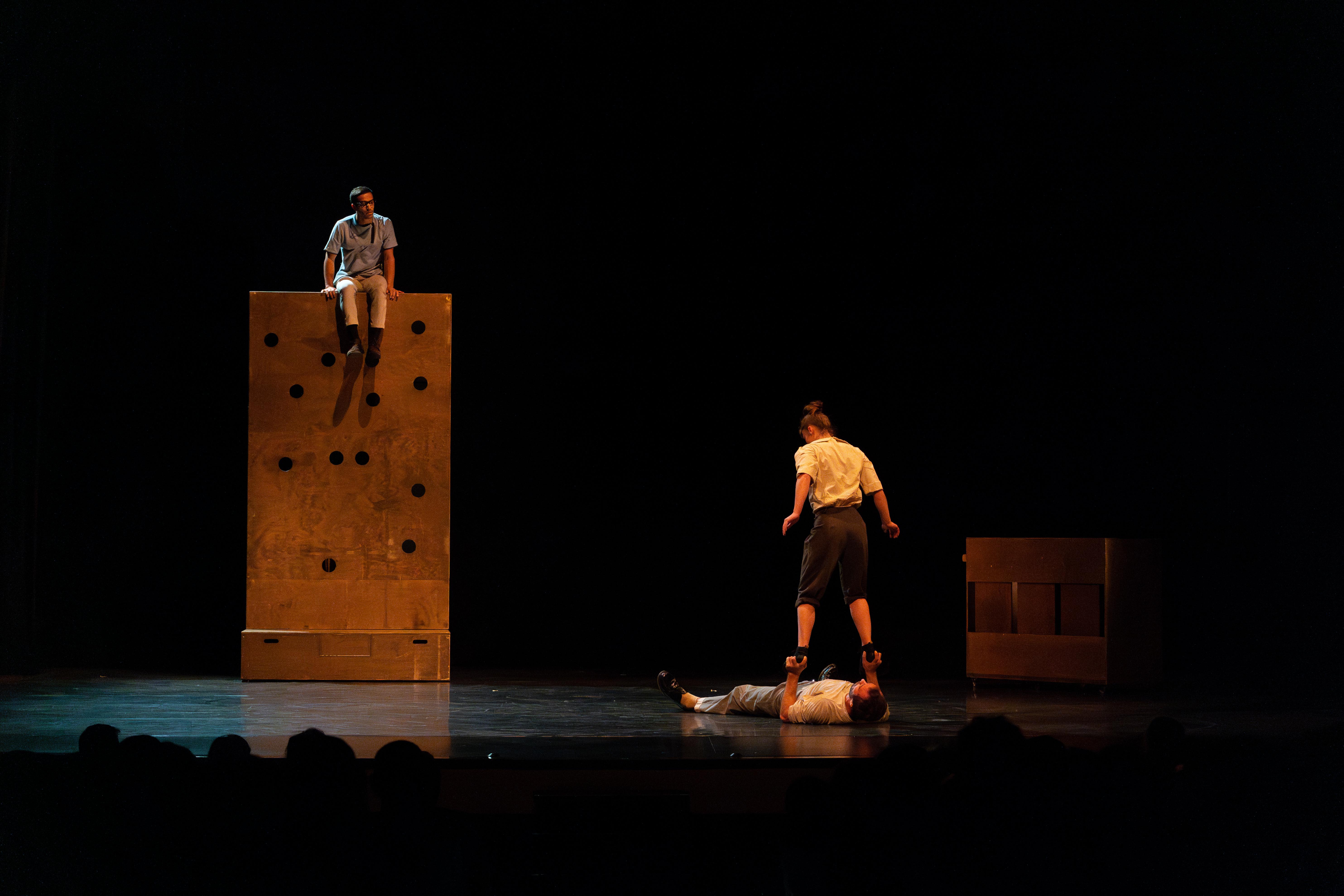 FOTOS | Les acrobàcies de 'Nuye' causen furor al Principal