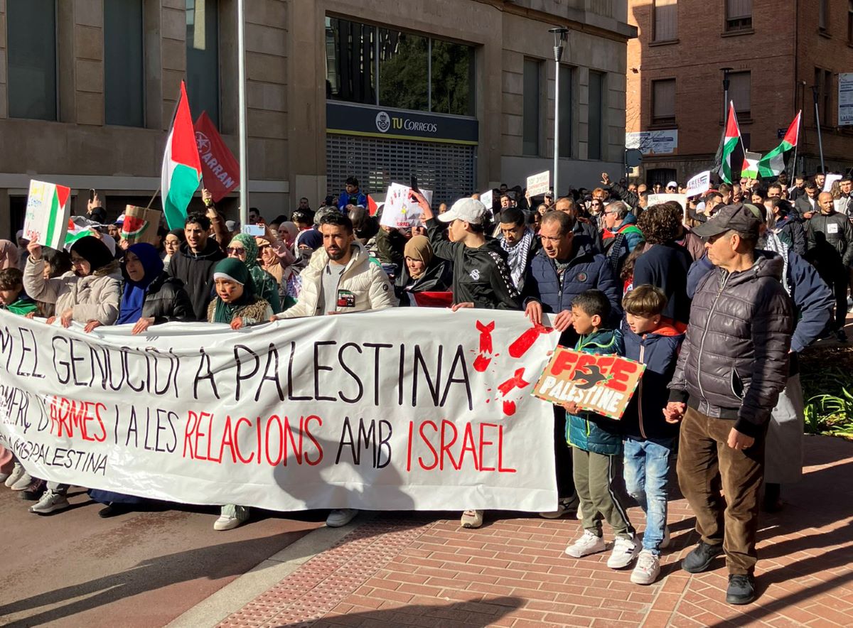 La marxa propalestina aplega un miler de manifestants a Terrassa