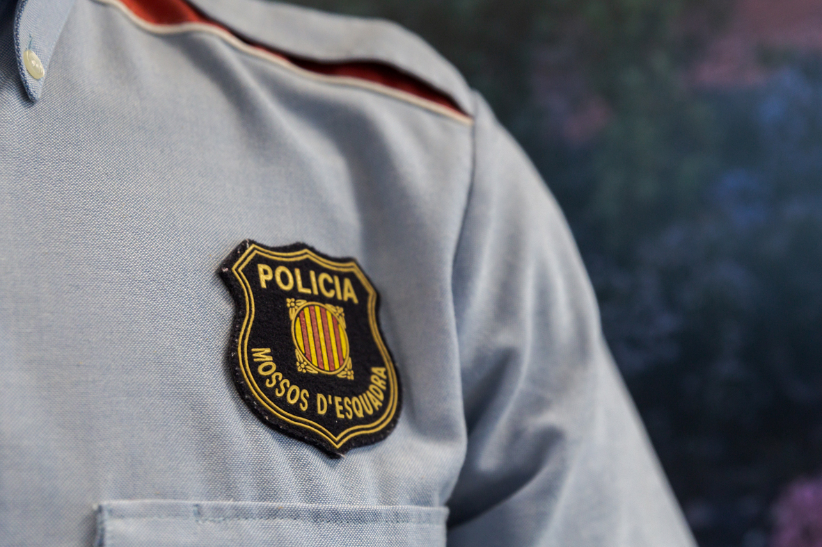 VÍDEO | Un lladre irromp en una barberia de Terrassa a puntades de peu