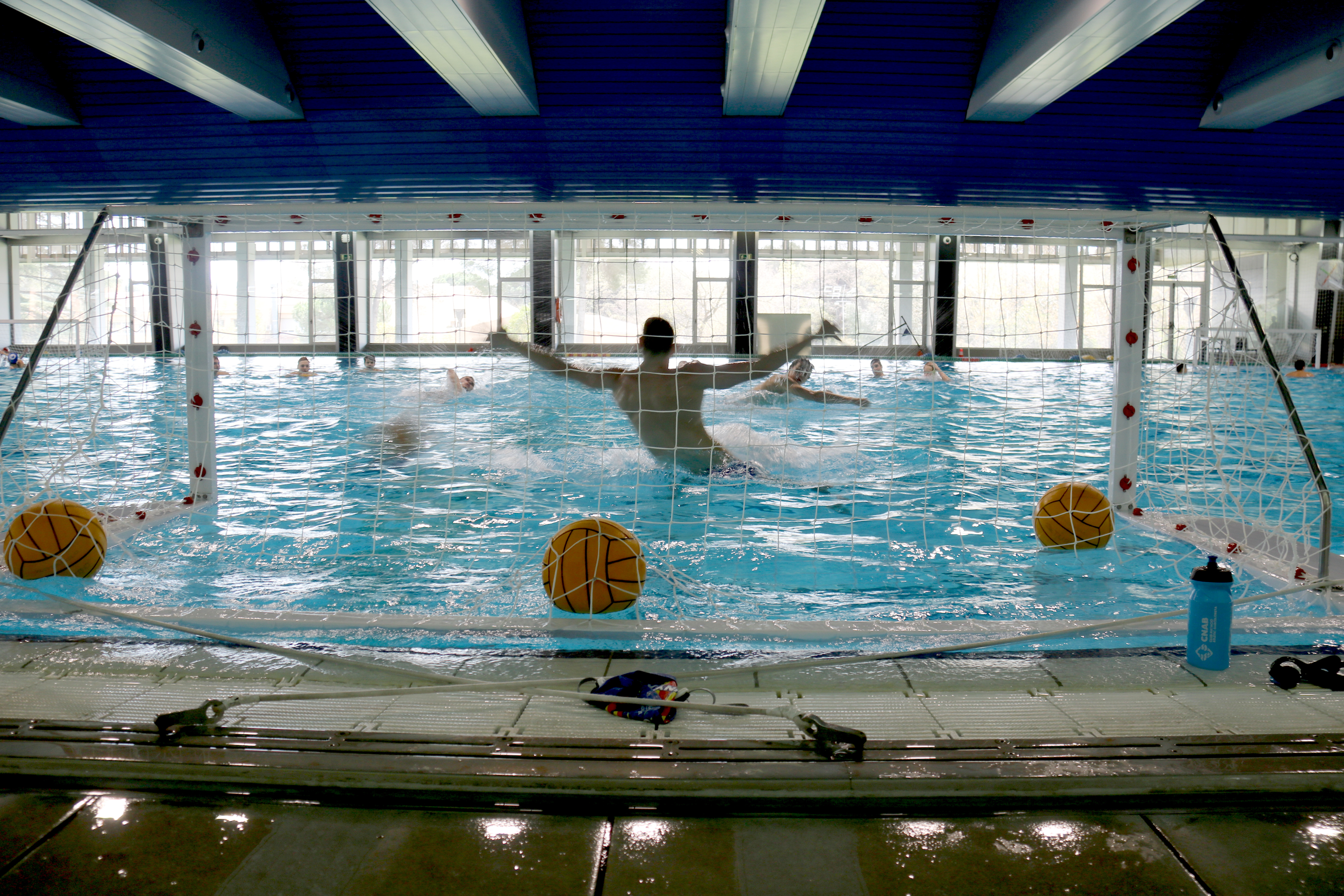 Sense dutxes i amb les piscines tancades a Sant Cugat