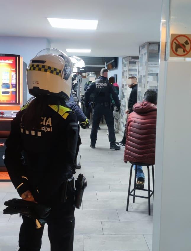 Denunciat un bar de Terrassa per múltiples infraccions