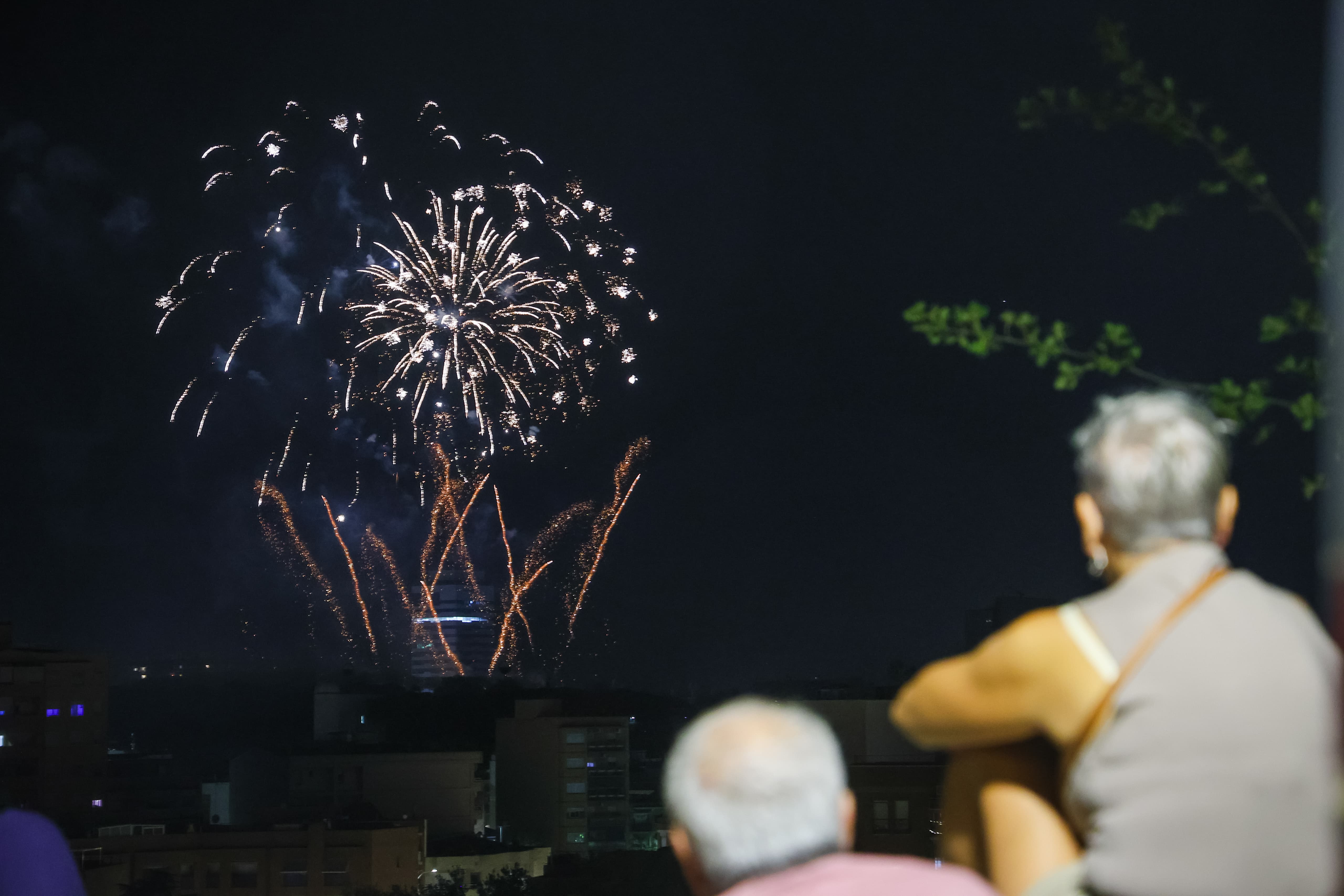 Un espectacle de focs artificials acomiada la Festa Major de Sabadell: 