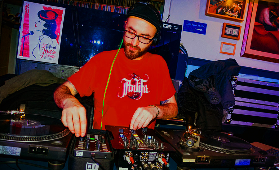 Dj Trescatorze punxarà vinils de soul i funk a El Vermutet