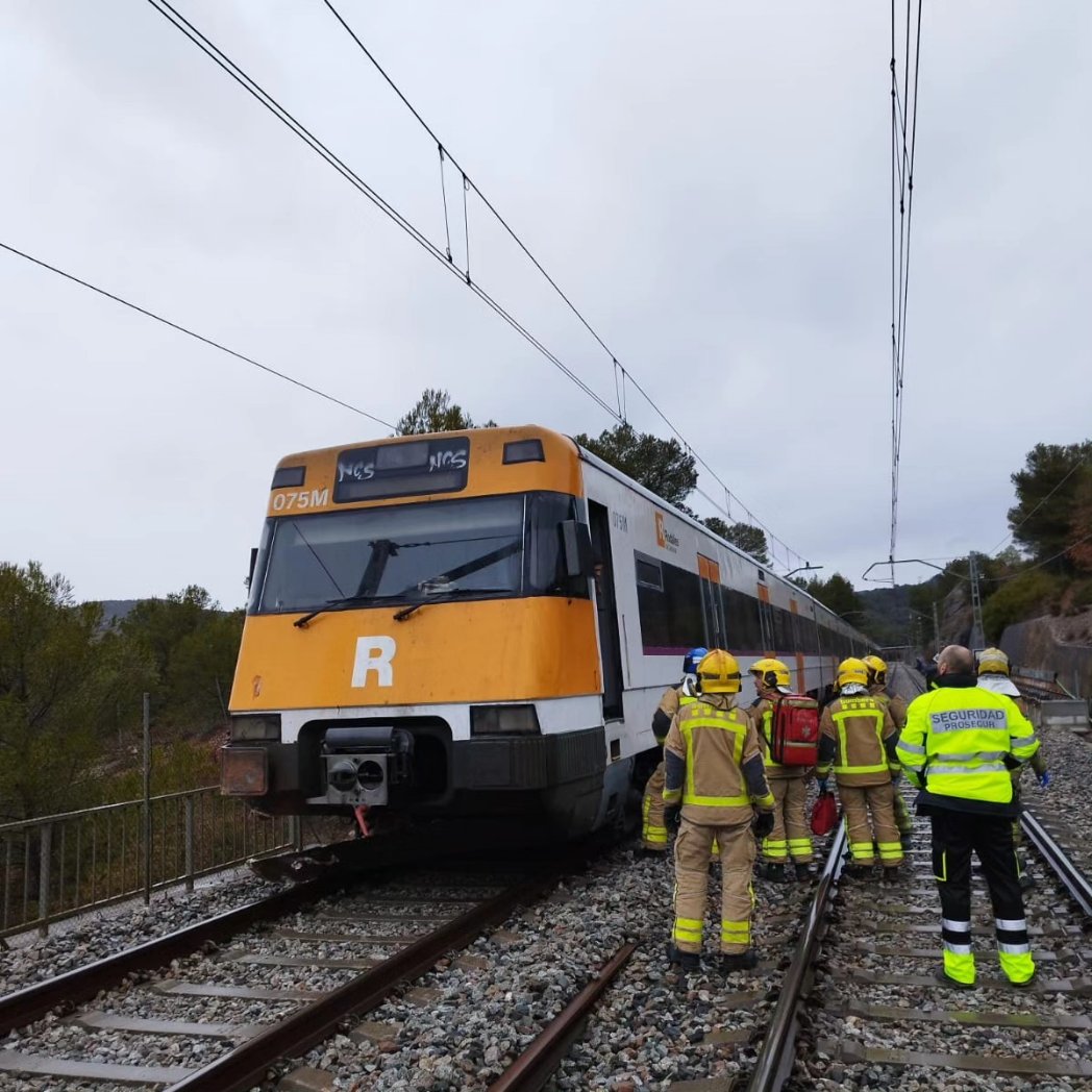 Descarrilament parcial d'un tren a Vacarisses