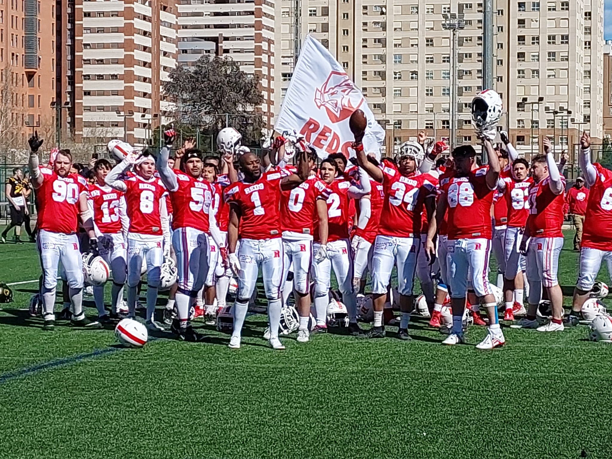 Els Reds guanyen a València i continuen líders en solitari