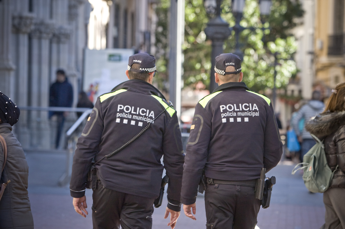 Detingut el propietari d'un gos a Terrassa