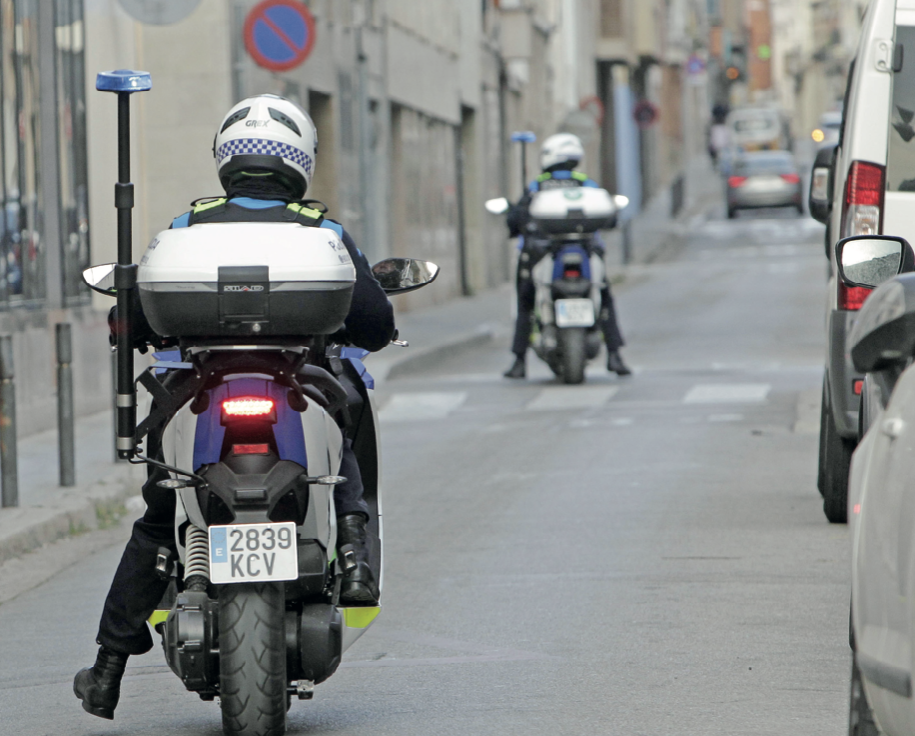 Positiu en haixix i marihuana i sense punts al carnet: denuncien un conductor a Sabadell