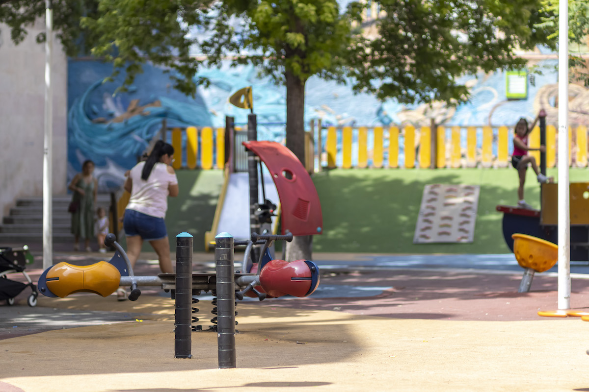 Usuaris de la plaça de Fidela Renom esperen que es reactivi el projecte que preveia ampliar-la