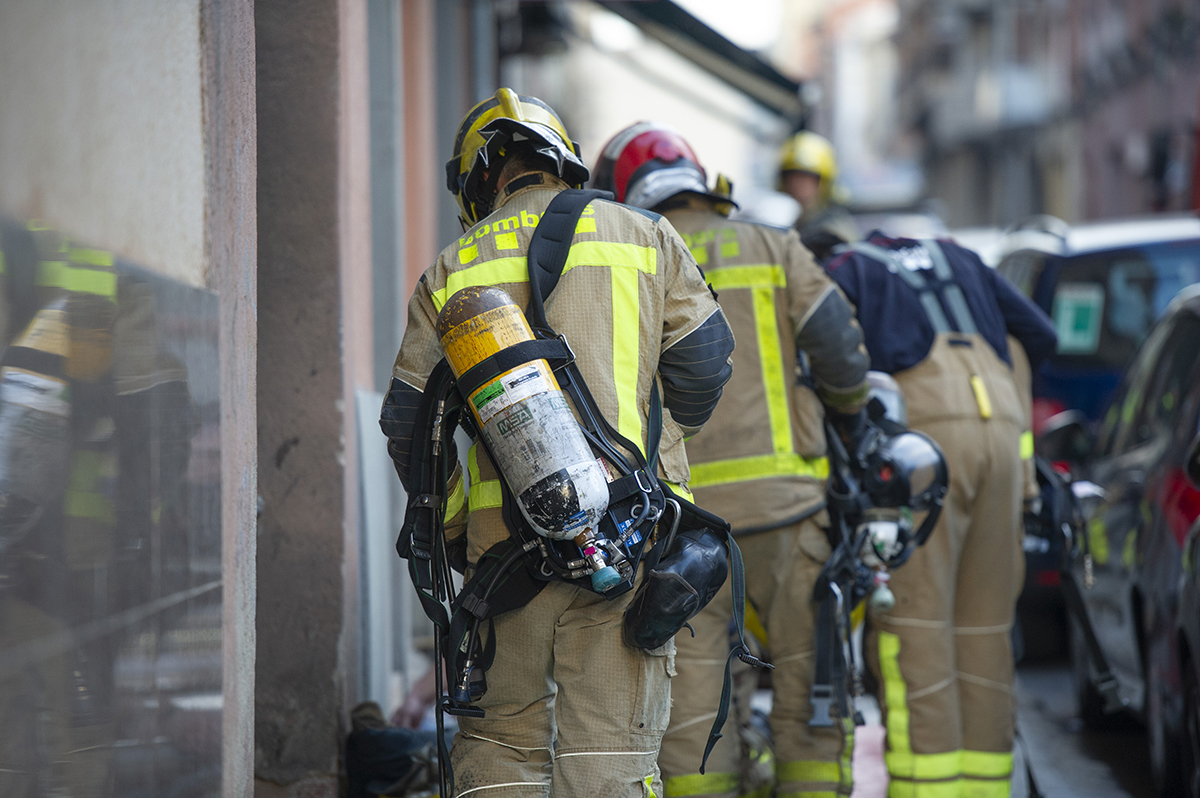 Mort d'un gat en un incendi al Centre de Terrassa