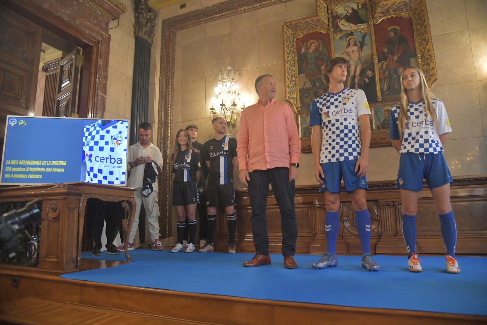 El Sabadell presenta les seves 'innovadores' samarretes per la 23/24