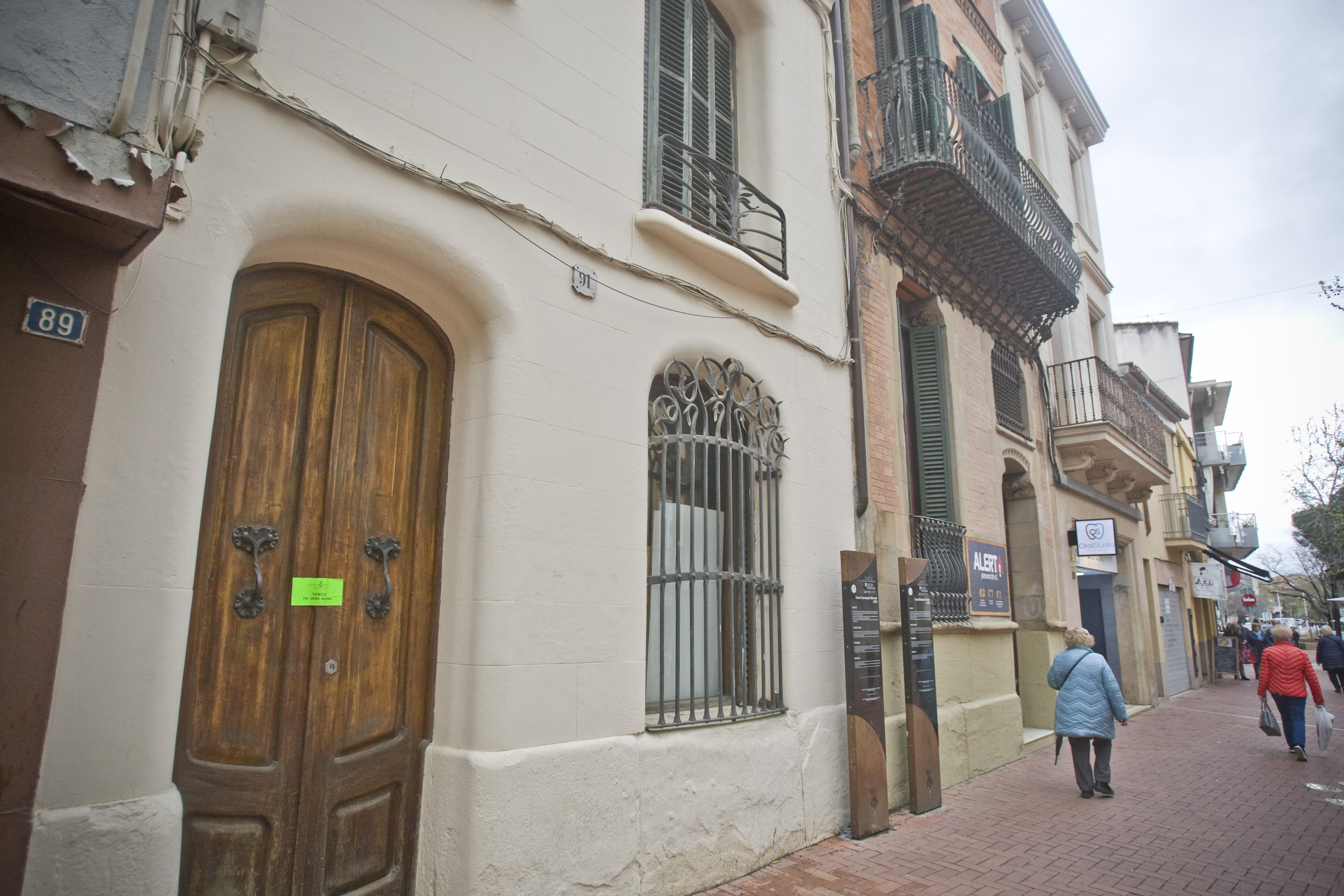 Un problema de llicències tanca la Casa Monset