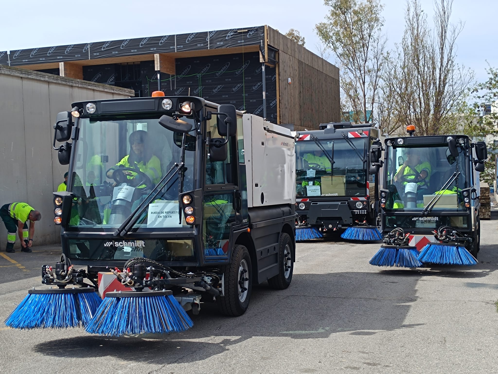 Tres noves escombradores municipals a Terrassa