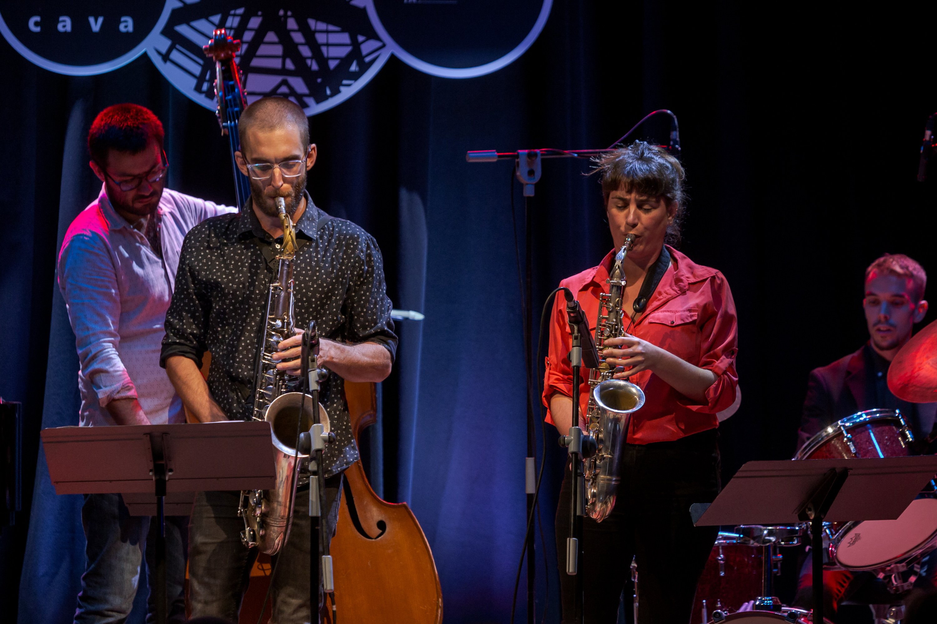 Debut jazzístic a la Cava