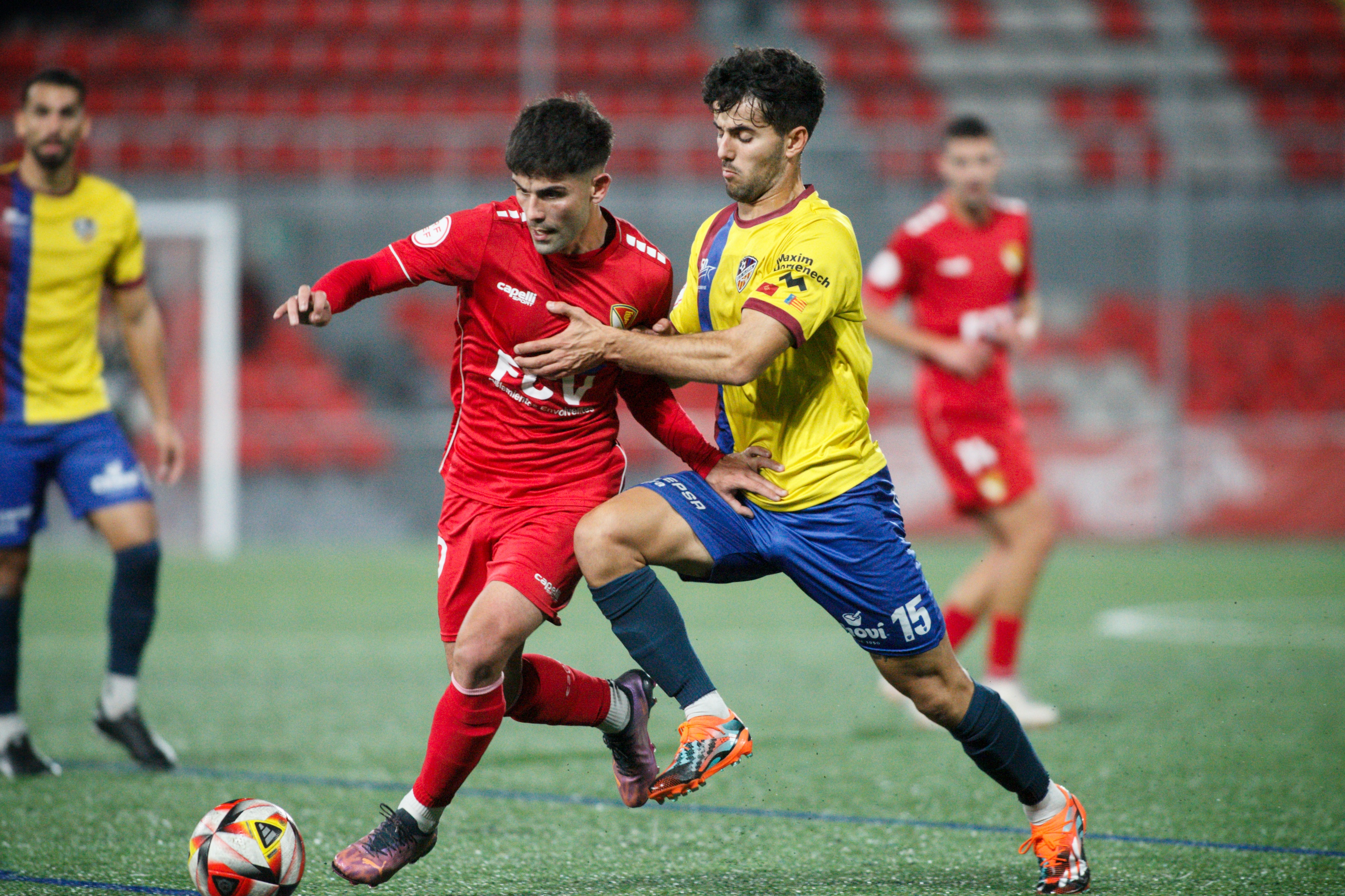 El Terrassa FC puja a la sisena plaça després de guanyar a Alzira