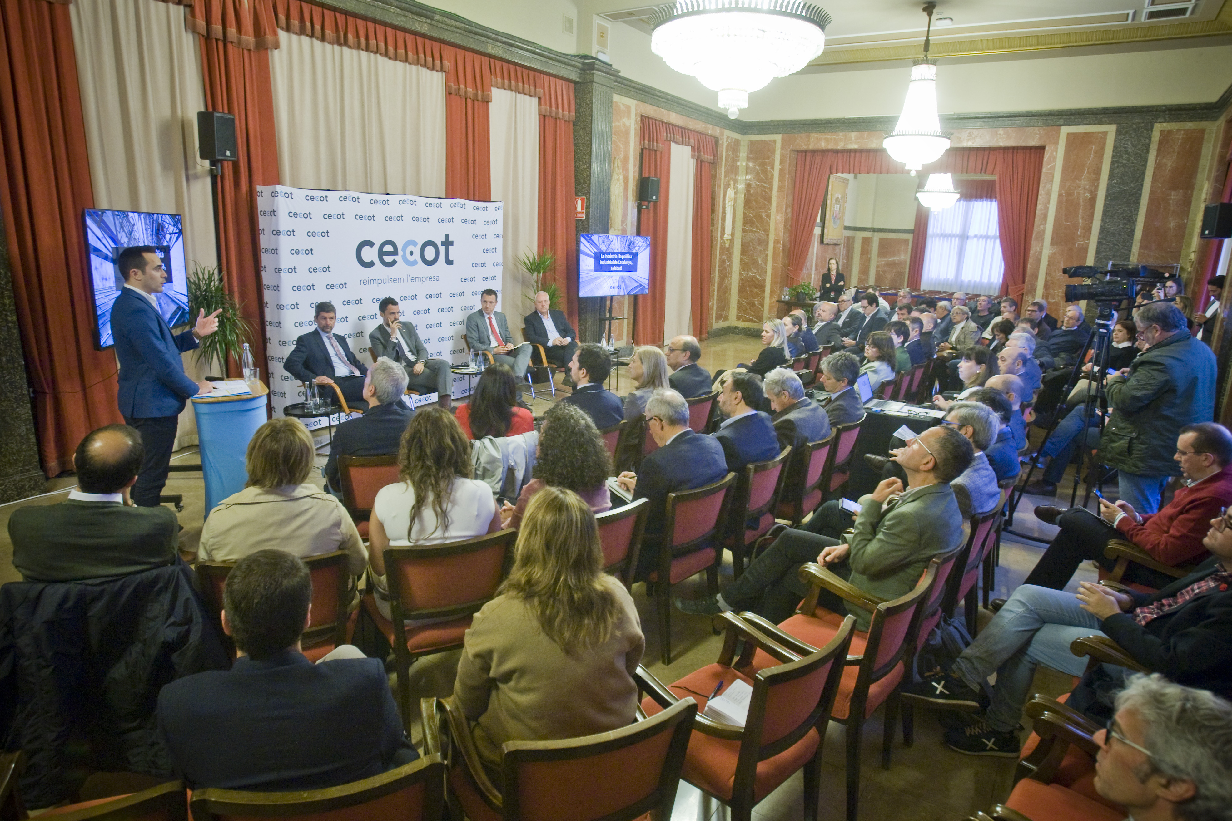 Compromís a recuperar pes industrial i avançar cap a la simplificació administrativa