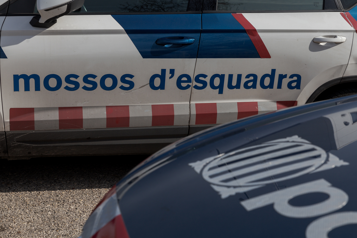 Amenaça amb unes tisores uns vigilants a Terrassa