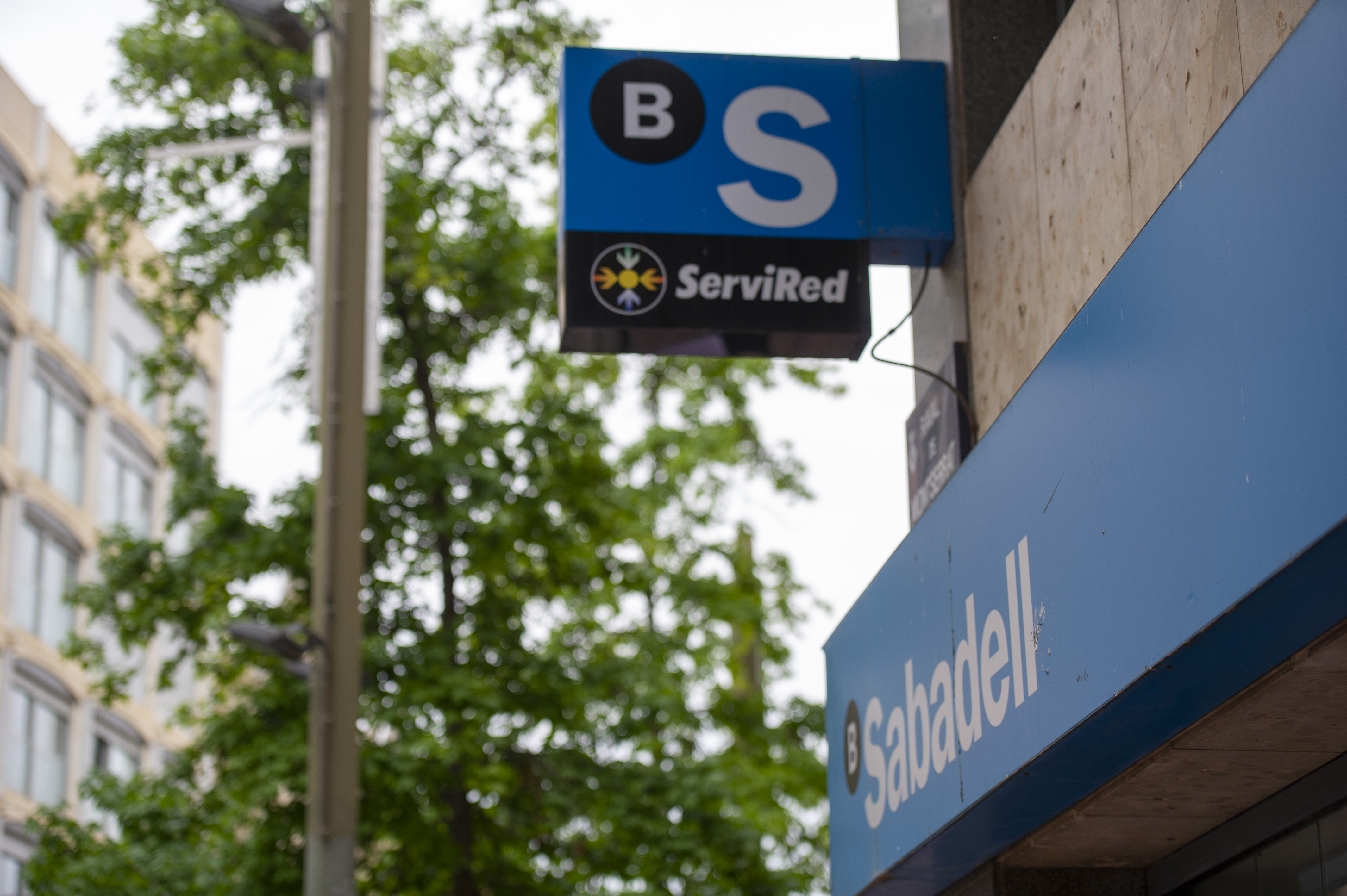 Els candidats a la presidència, en contra de l’OPA hostil que amenaça el Banc Sabadell