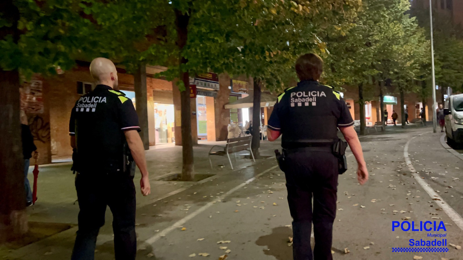 Dotze identificats i tres denúncies per tinença de drogues en la inspecció d'un bar a Sabadell
