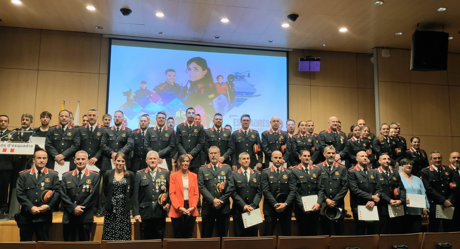 Els Mossos reivindiquen el seu paper diari en el Dia de les Esquadres