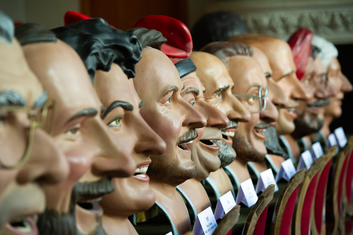 Els capgrossos, protagonistes dels aparadors del comerç de Terrassa Centre