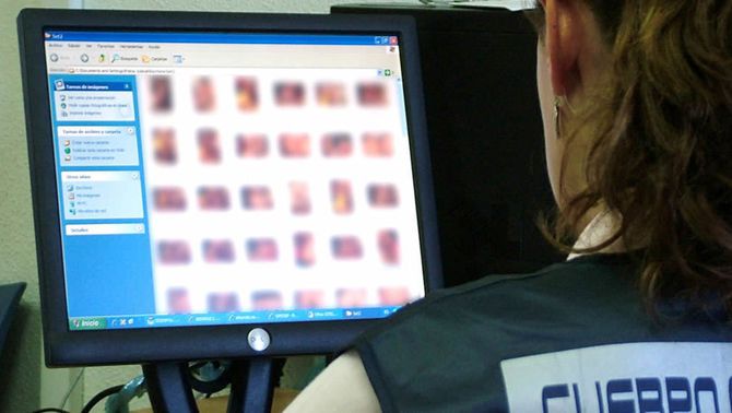 A presó un home que compartia pornografia infantil 