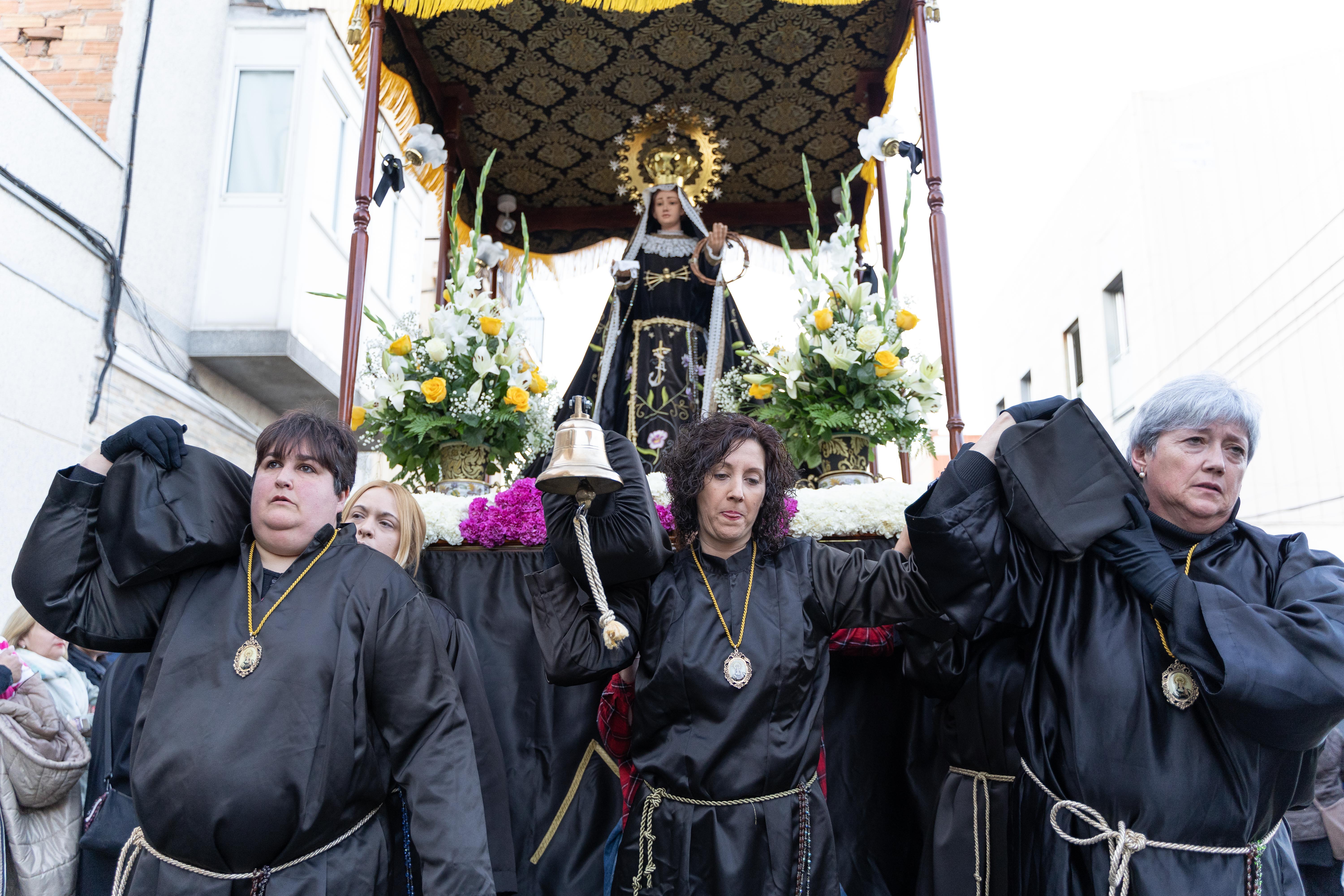 FOTOS | El barri de Can Puiggener recupera la seva processó