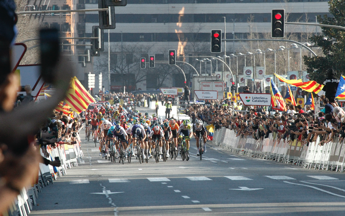 FOTOS | Així ha estat el pas de la Volta per Sabadell