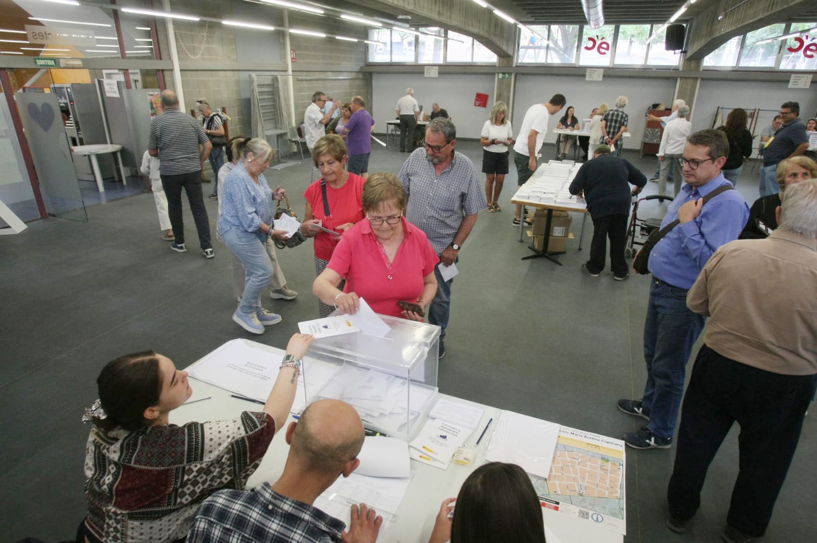 Terrassa constitueix les 261 meses per les eleccions europees