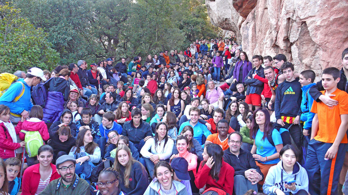 Més de 300 persones peregrinen de Sabadell a Montserrat en la 127a Romeria