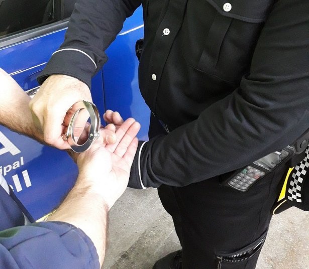 Una baralla a la porta d'un bar acaba amb dos ferits i un detingut a Sabadell