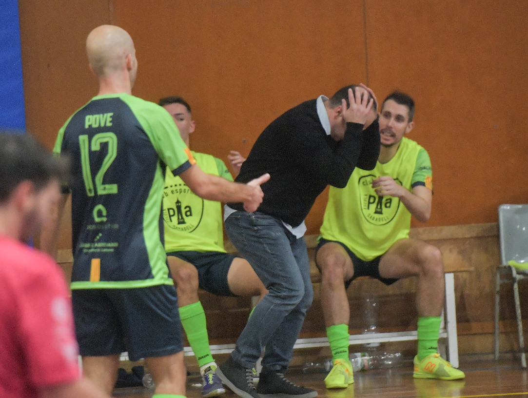 L’Escola Pia es complica la permanència