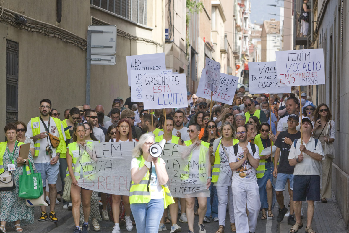 FOTOS i VÍDEOS | Manifestació de treballadors de MútuaTerrassa