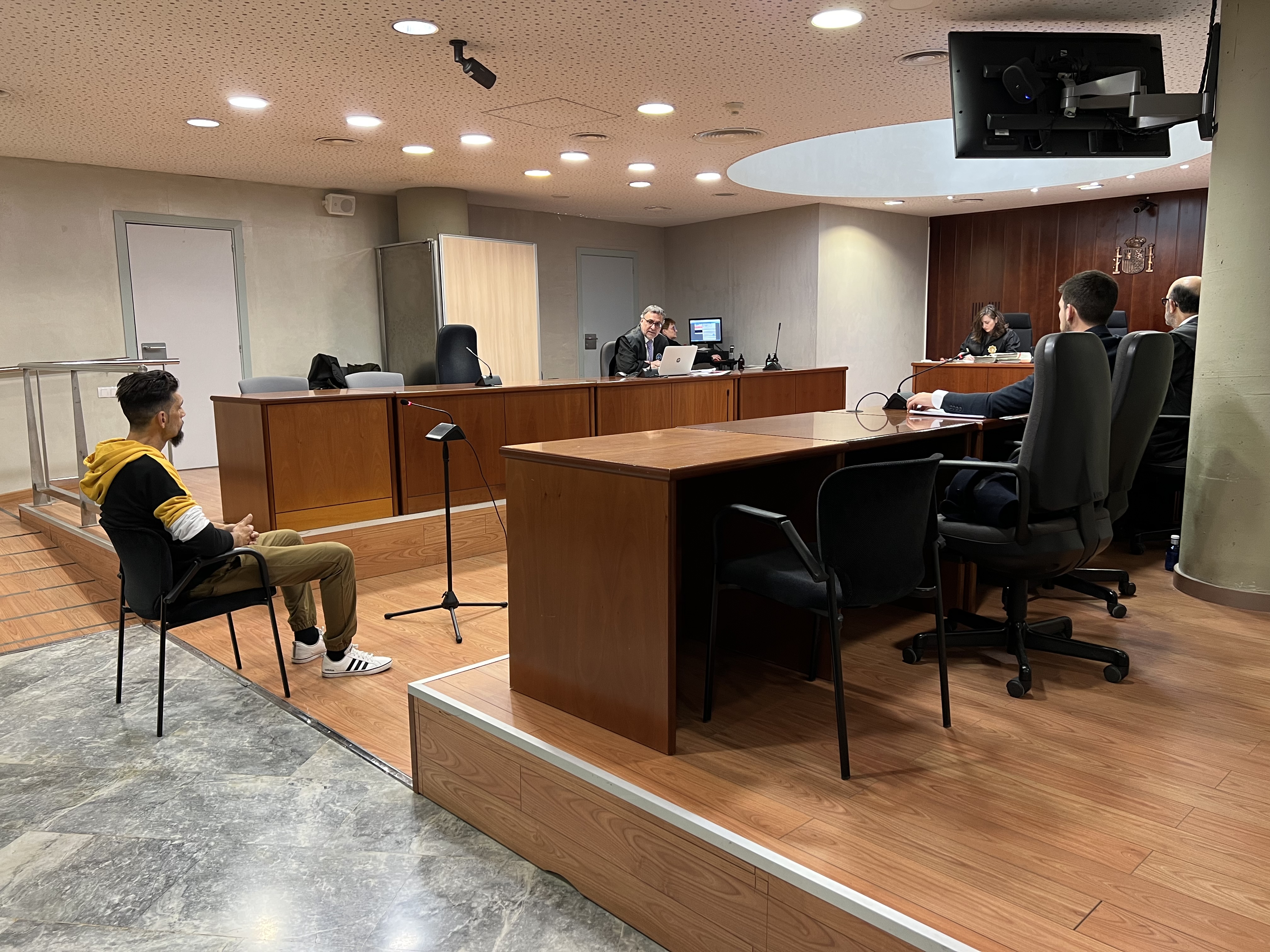 Detingut l'acusat de disparar un camioner per no presentar-se al judici