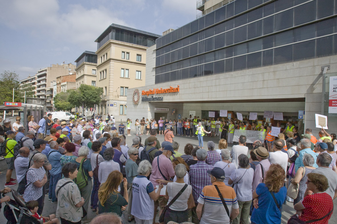 Els comuns porten les Urgències de MútuaTerrassa al Parlament