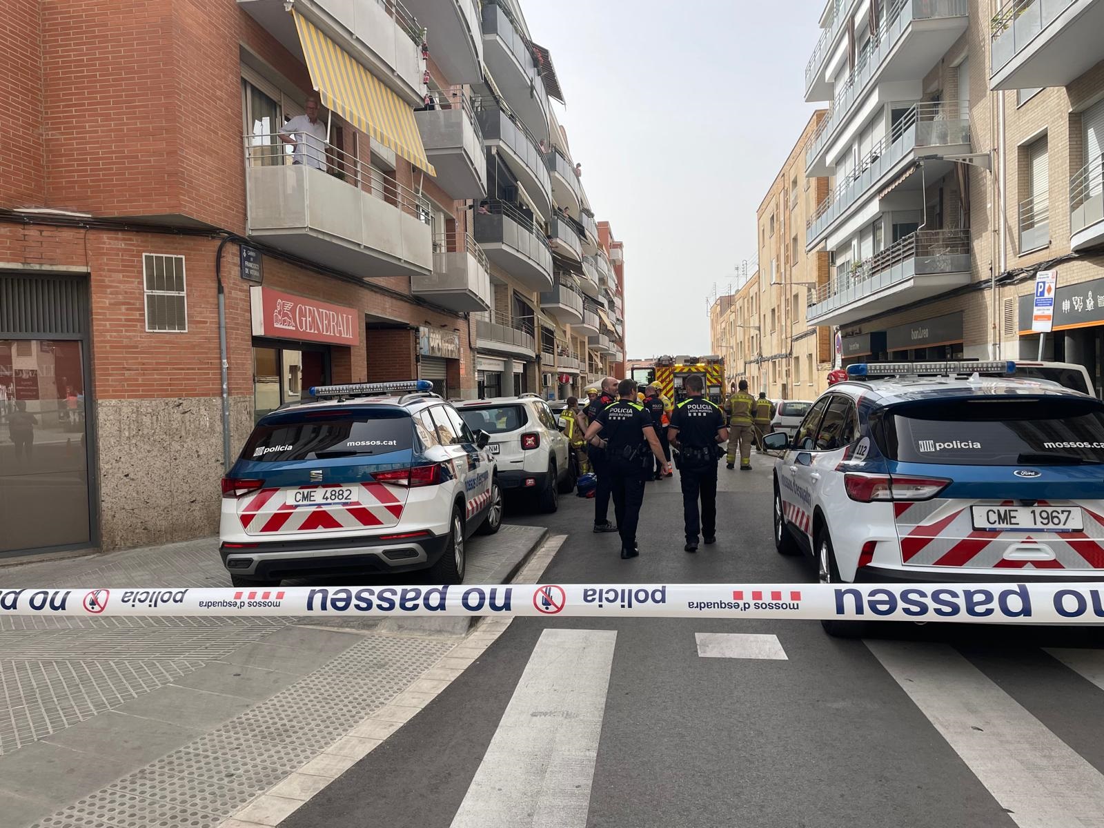 Intoxicat en l'incendi d'un assecador a Terrassa