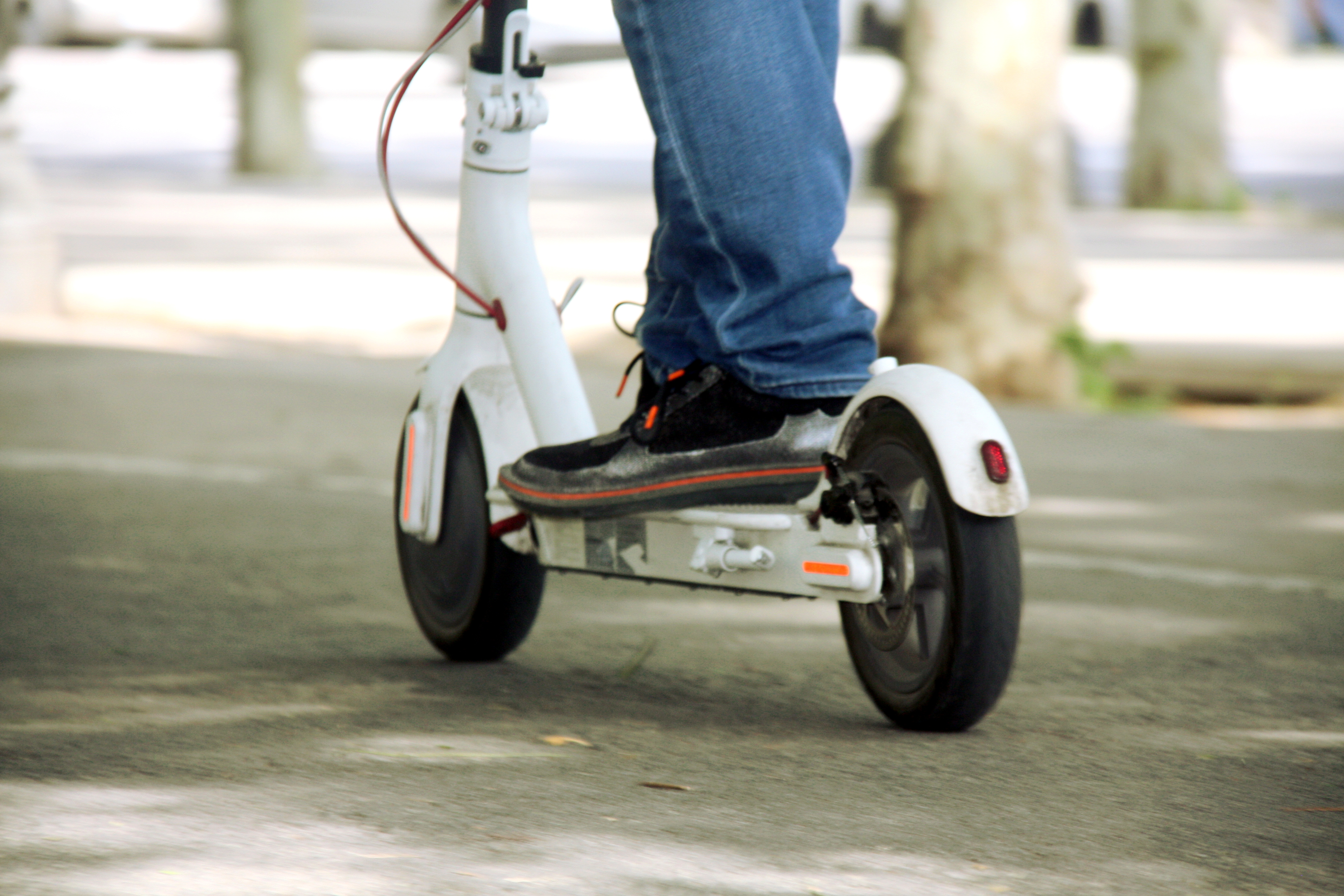 Quins municipis no han prohibit l'entrada dels patinets al bus urbà?