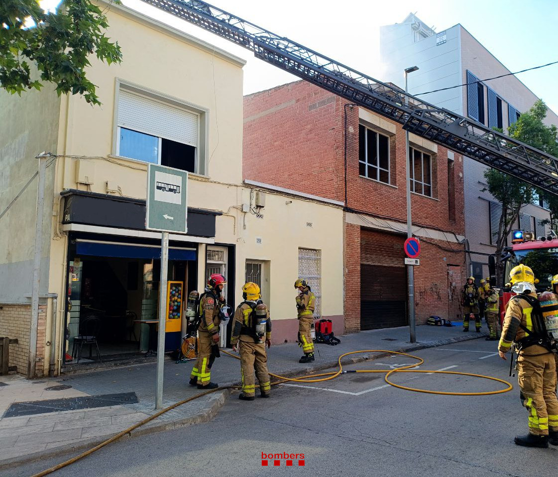 Incendi en un forn de pa al carrer de Colom de Terrassa