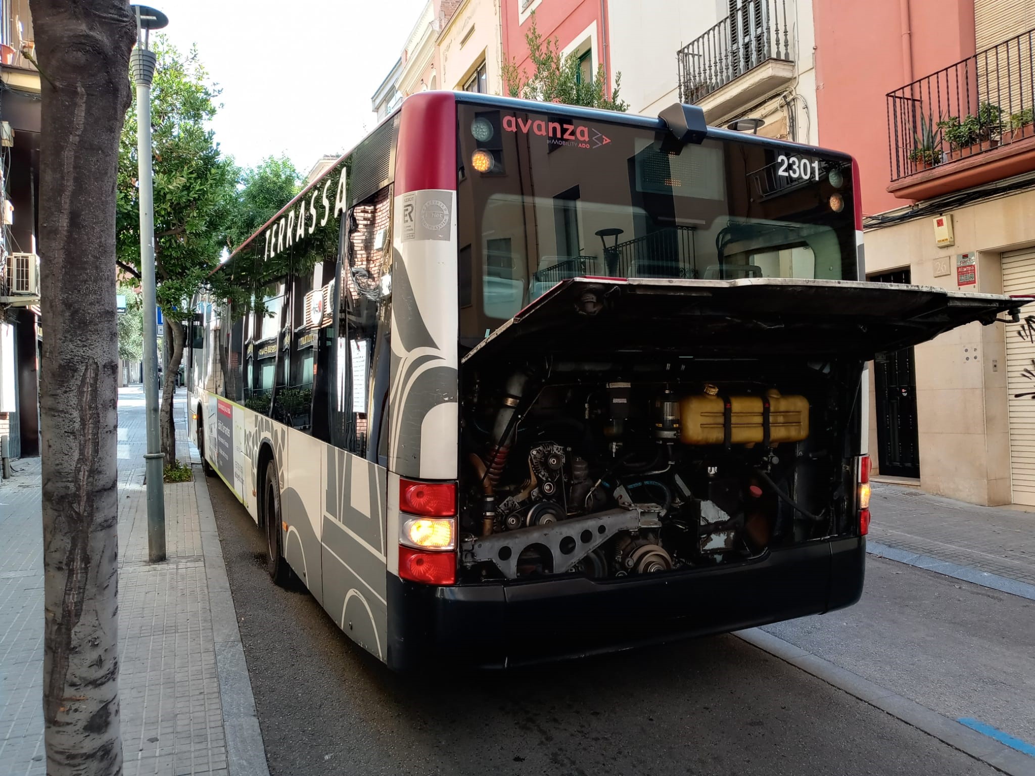 Retencions al Centre de Terrassa per l'avaria d'un bus