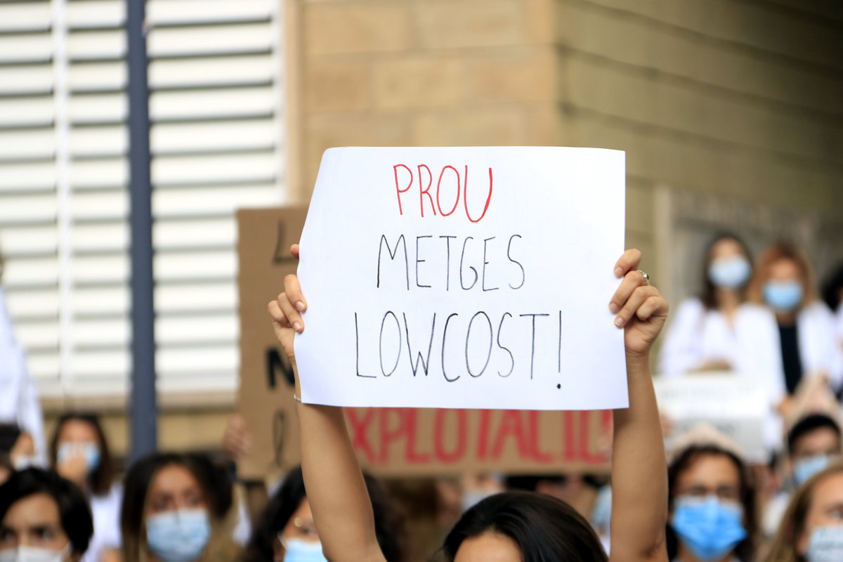Convocades vagues de sanitat i educació a finals de gener