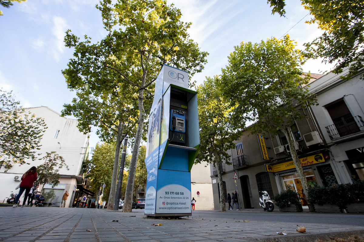 Les cabines telefòniques es resisteixen a abandonar Sabadell