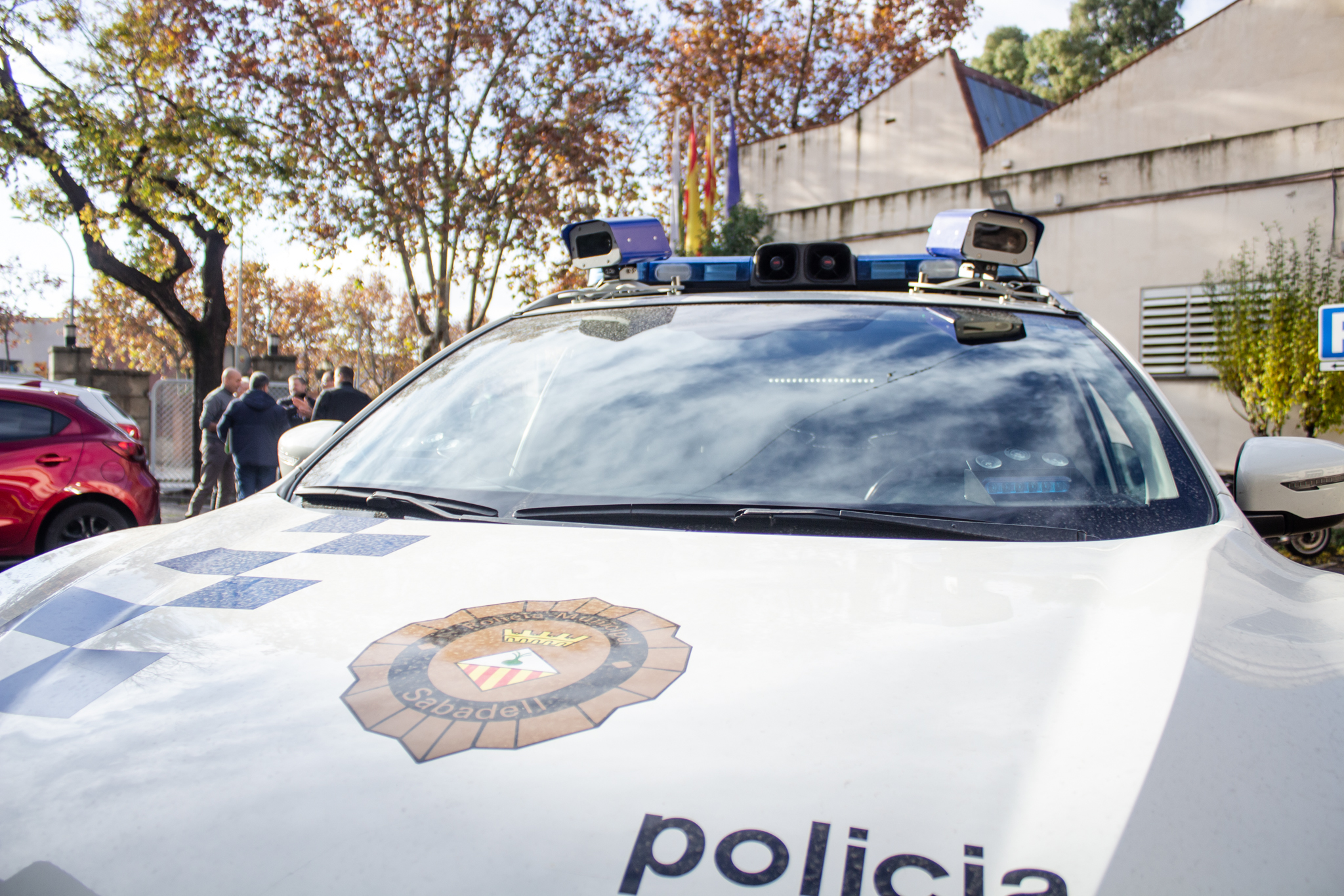 El cotxe patrulla de Sabadell que multa en menys d’un segon: “Foto, matrícula, i ja està”