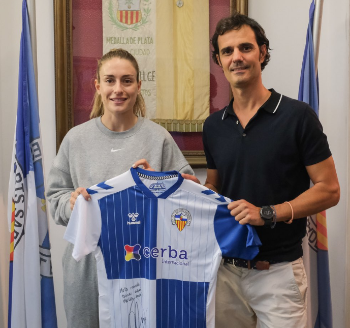 La millor jugadora del món visita la Nova Creu Alta