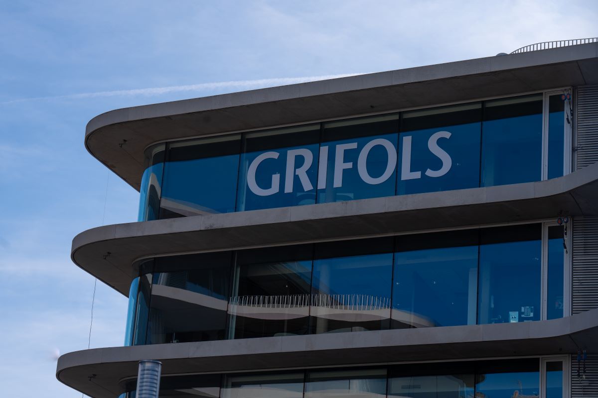 Grifols ajorna el Capital Markets Day per la possible OPA de Brookfield