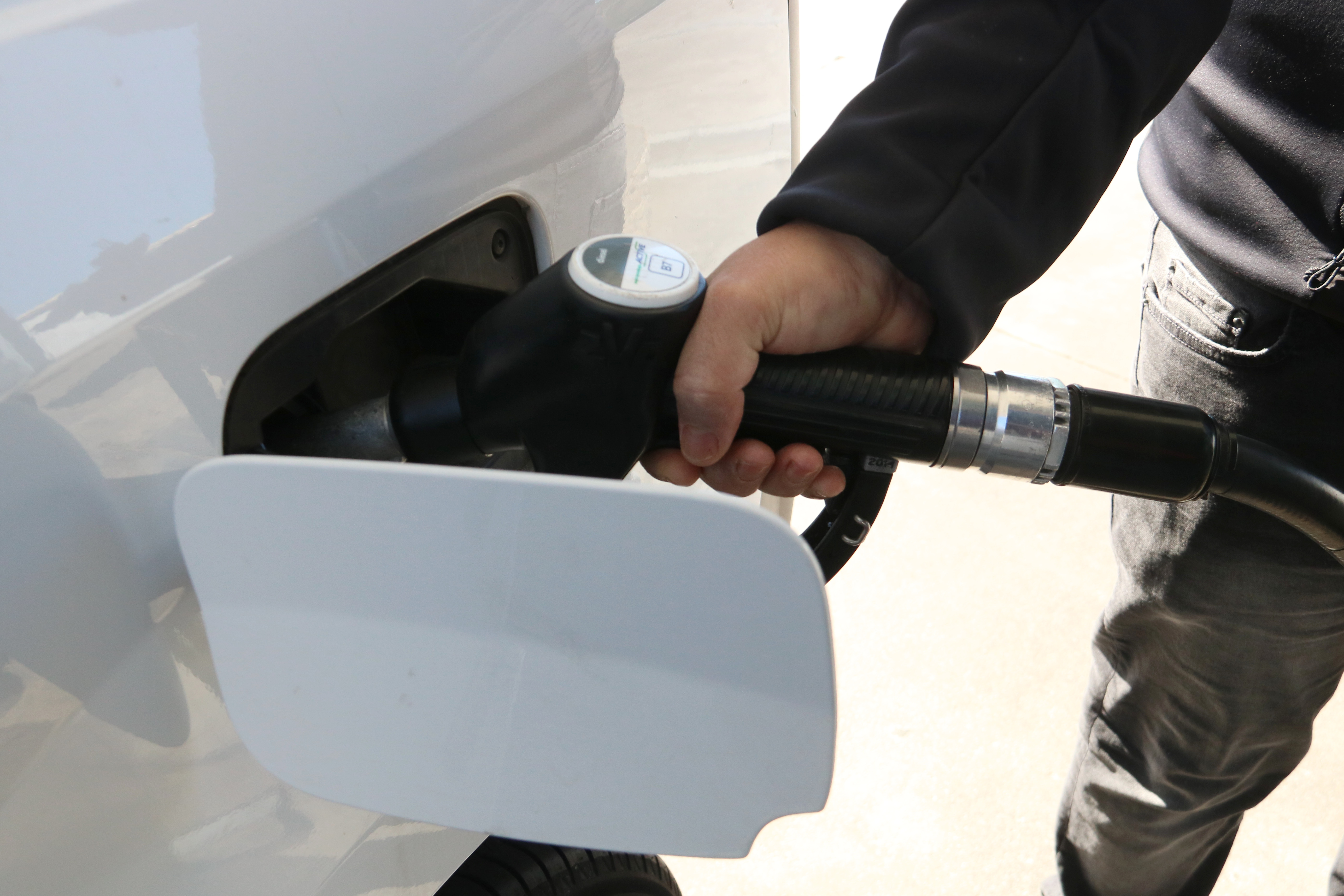 L'IPC cau per quart mes consecutiu per la rebaixa de preus de l'electricitat i els carburants