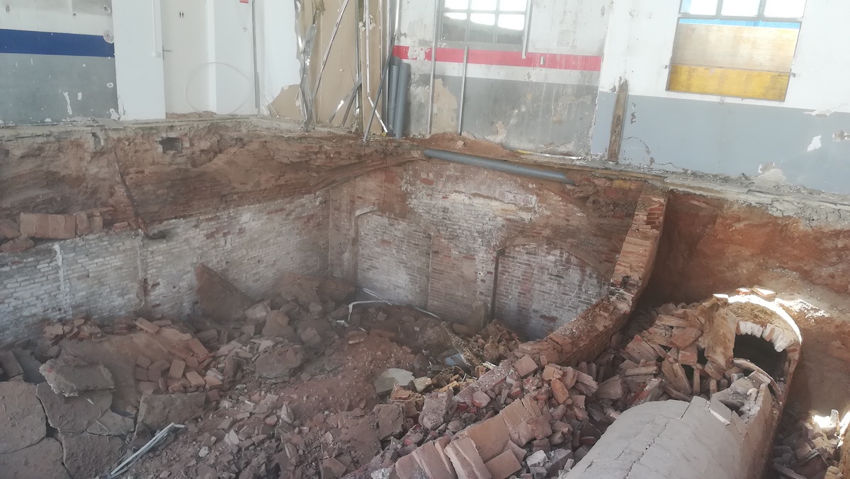 Troben restes arqueològiques de la maquinària d’un vapor de la ronda Ponent